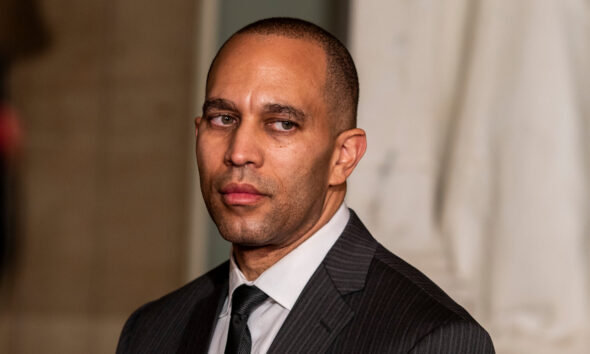 Career-Ending News Hits Hakeem Jeffries – He’s Out!